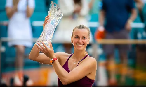 மியாமி ஓபன் டென்னிஸ் - ரிபாகினாவை வீழ்த்தி கோப்பை வென்றார் கிவிடோவா