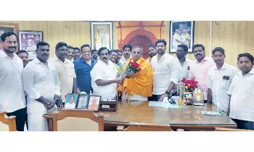 பா.ஜனதா இதர பிற்படுத்தப்பட்ட அணி சார்பில்சபாநாயகர் ஏம்பலம் செல்வத்துக்கு பாராட்டு