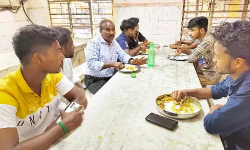 சாய்.இளங்கோவன் மாணவர் விடுதில் ஆய்வு