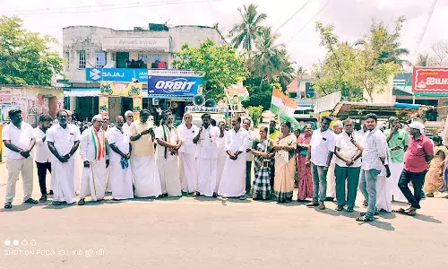 கொள்ளிடத்தில், காங்கிரஸ் கட்சியினர் ஆர்ப்பாட்டம்