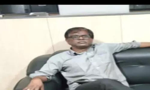 திண்டிவனம் அருகே ஓடும் ரெயிலில் இருந்து இறங்கியவர் தண்டவாளத்தில் விழுந்து பலி