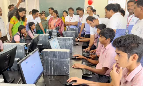 அரசு மாதிரி பள்ளிக்கு ரூ.15 லட்சம் மதிப்பீட்டில் அதிநவீன கணினி ஆய்வகம்