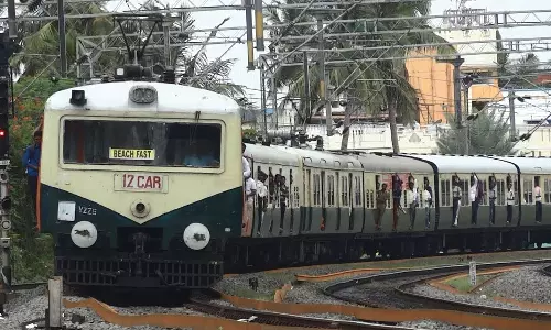 பயணிகள் கூட்டத்தால் கூடுதலாக மின்சார ரெயில்கள் இயக்க திட்டம்: அத்திப்பட்டு-கும்மிடிப்பூண்டி ரெயில்பாதை அமைக்க ஆய்வு