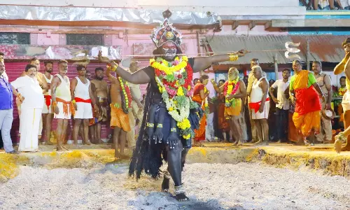 மாரியம்மன் கோவில் பூக்குழி திருவிழா