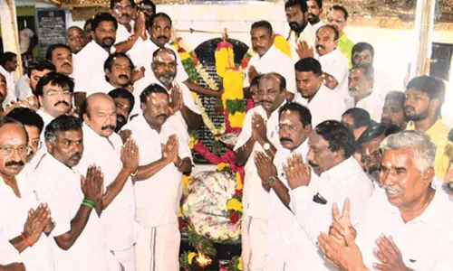 வீர தியாகிகளுக்கு அ.தி.மு.க. முன்னாள் அமைச்சர்கள் மரியாதை