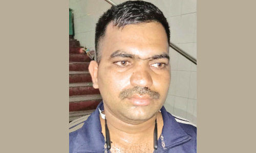 ரெயில்வே சுரங்கப்பாதையில் இளம்பெண்ணிடம் சில்மிஷம்: சப்-இன்ஸ்பெக்டர் சஸ்பெண்டு