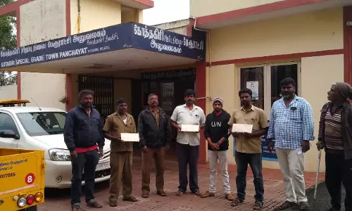 கோத்தகிரியில் பள்ளி குழந்தைகள் செல்ல நடைபாதை வேண்டும்