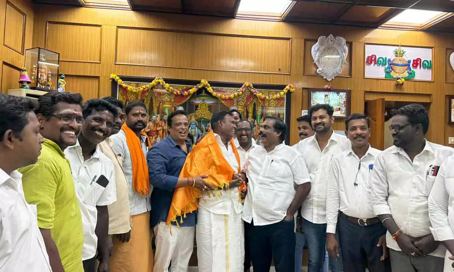 அமைச்சர் சாய்.ஜெ.சரவணன்குமாருக்கு பாராட்டு