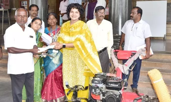 சிறந்த பட்டு புழு வளர்போருக்கு ரூ.3.22 லட்சம் பரிசு