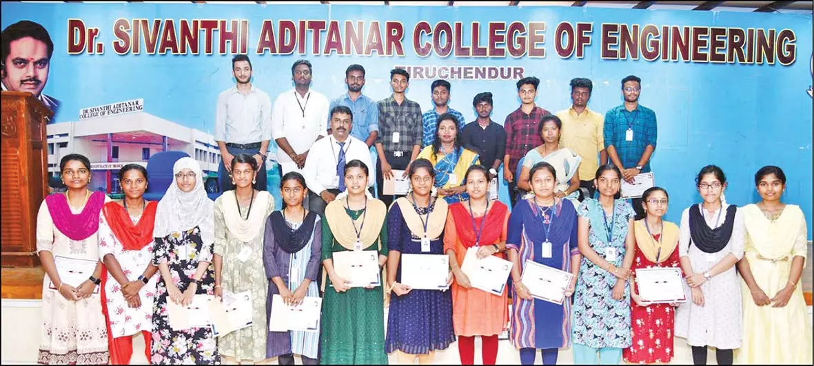 டாக்டர் சிவந்தி ஆதித்தனார் பொறியியல் கல்லூரியில் துறை சங்கங்களின் நிறைவு விழா டாக்டர் சிவந்தி ஆதித்தனார் பொறியியல் கல்லூரியில் துறை சங்கங்களின் நிறைவு விழா