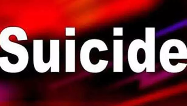 காட்டாங்கொளத்தூரில் தொழிலாளி தூக்குப்போட்டு தற்கொலை