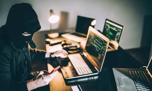 ஊட்டியில் தங்கும் விடுதி அறைக்காக ஆன்லைனில் முன்பதிவு செய்யும் சுற்றுலா பயணிகளிடம் மோசடி