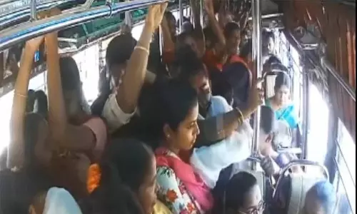 தாராபுரம் அருகே ஓடும் பேருந்தில் கல்லூரி மாணவியிடம் நகைபறிப்பு