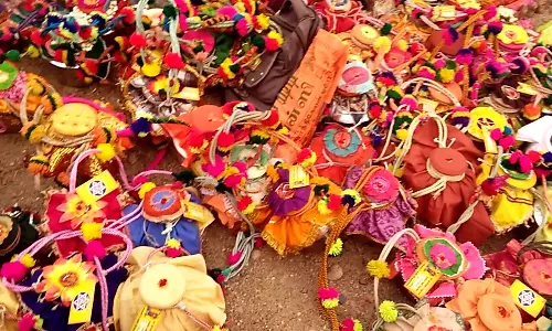 பாவ வினை தீர்க்கும் தீர்த்தக்காவடி