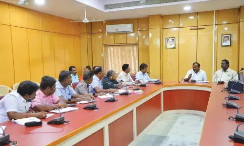 மேல்நிலை நீர்தேக்க தொட்டிக்கு வரும் நீரின் அளவை கண்காணிக்க  வேண்டும் - தூத்துக்குடி மேயர் உத்தரவு