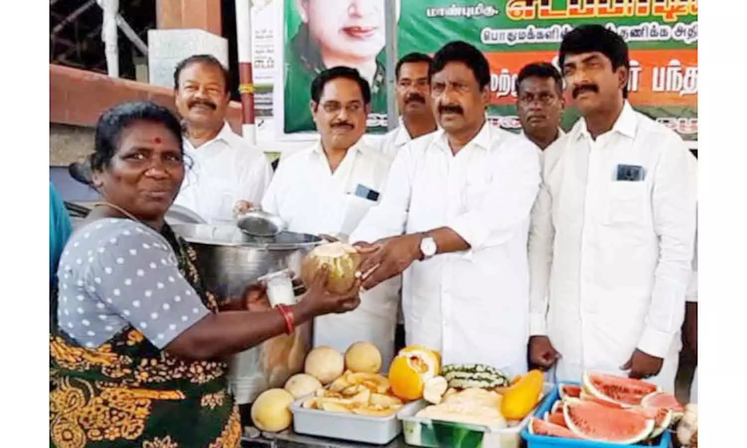 அ.தி.மு.க. தலைமை அலுவலகத்தில் நீர்மோர் பந்தல்-அன்பழகன் திறந்து வைத்தார்