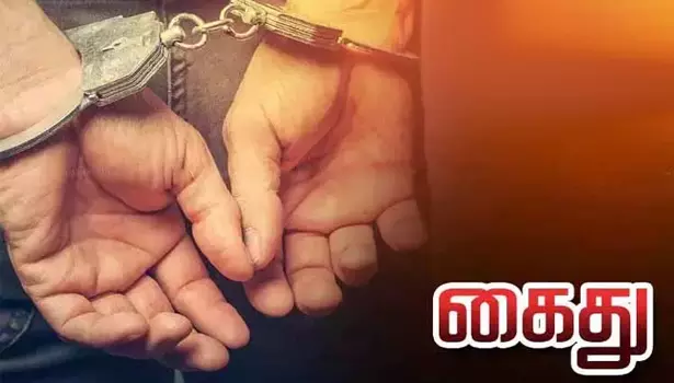 சட்ட விரோதமாக மது விற்ற 2 பேர் கைது சட்ட விரோதமாக மது விற்ற 2 பேர் கைது