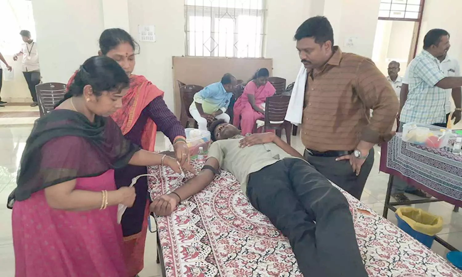 கல்லூரியில் ரத்ததான முகாம்