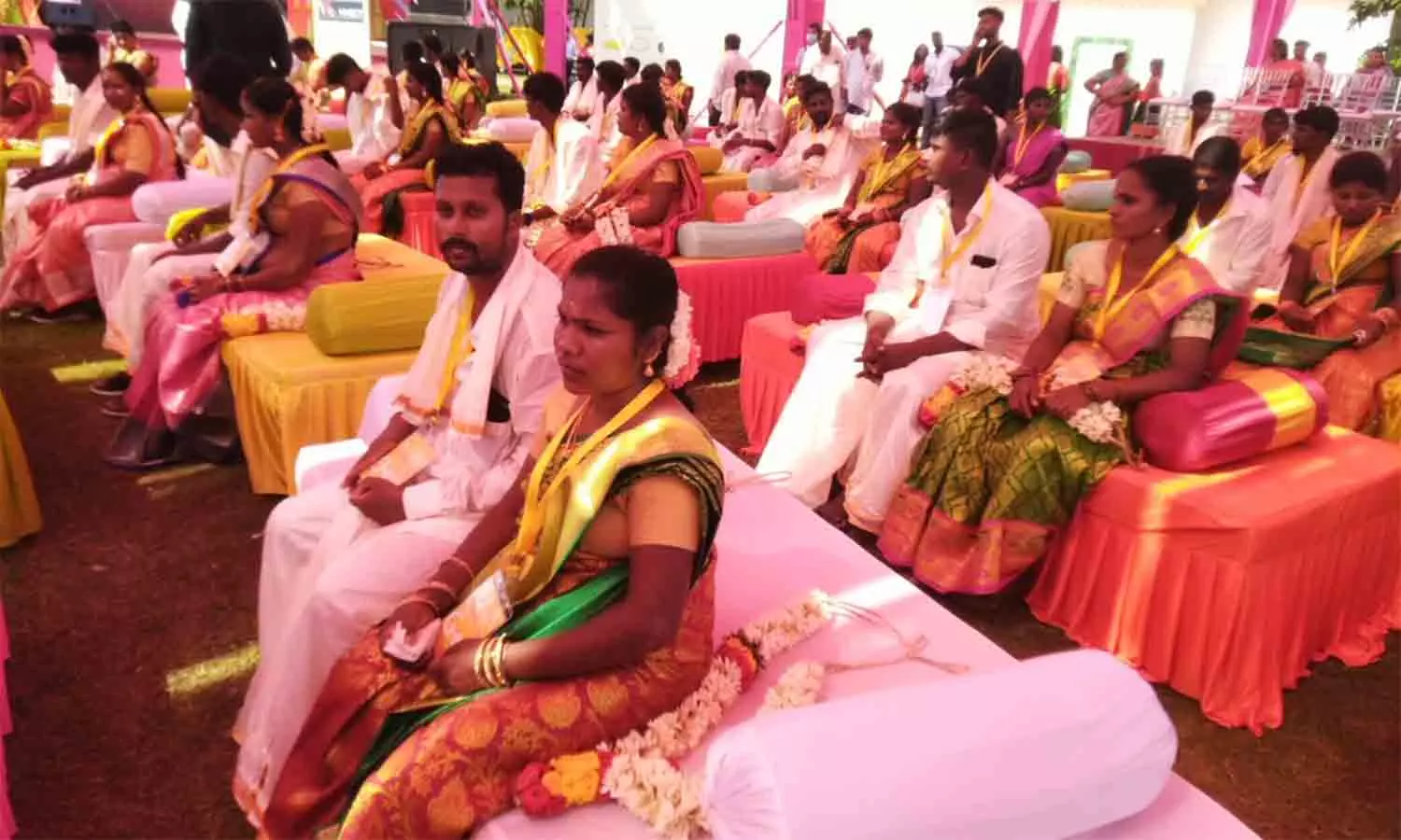 பங்குனி உத்திரம் நாளில் மாமல்லபுரம் கடற்கரையில் 101 ஜோடிகளுக்கு திருமணம் பங்குனி உத்திரம் நாளில் மாமல்லபுரம் கடற்கரையில் 101 ஜோடிகளுக்கு திருமணம்