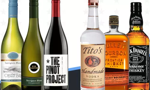 விடுமுறை தினத்திலும் மது விற்பனை படுஜோர்