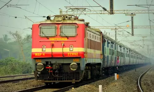 ஈரோடு-ஜோலார்பேட்டை ரெயில்கள் 4 நாட்கள் ரத்து