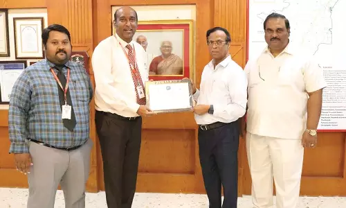 நெல்லை எப்.எக்ஸ். பொறியியல் கல்லூரிக்கு அமெரிக்க நிறுவனம் விருது