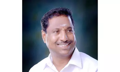 தேர்வுகளை விரைவாக நடத்திவிடுமுறை அறிவிக்க வேண்டும்-நேரு எம்.எல்.ஏ. வலியுறுத்தல்