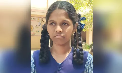 தந்தை இறந்ததை அறிந்தும் பிளஸ்- 2 தேர்வு எழுதிய  மாணவி