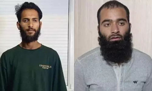 காஷ்மீரில் போலீஸ் காவலில் இருந்து பயங்கரவாதிகள் தப்பி ஓட்டம்