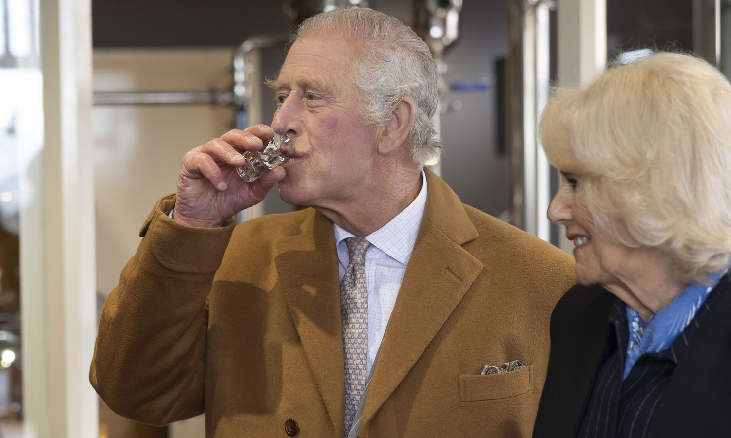 அடுத்த மாதம் நடக்கிறது இங்கிலாந்து மன்னர் சார்லசுக்கு முடிசூட்டு விழா- 2 ஆயிரம் பிரபலங்களுக்கு அழைப்பு