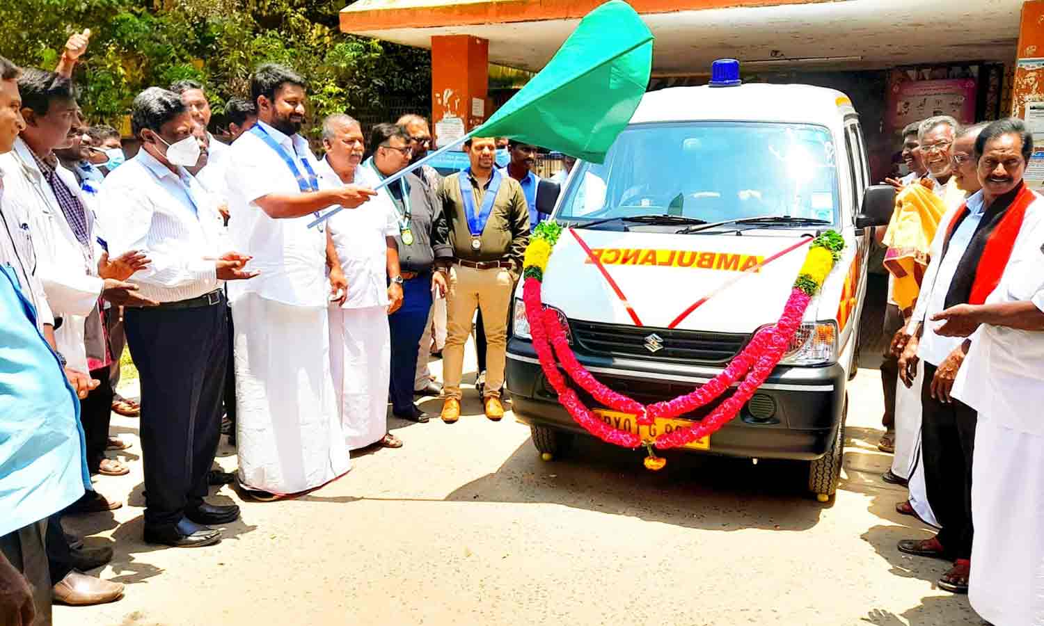 மருத்துவமனைக்கு கூடுதல் ஆம்புலன்ஸ் வசதி- செந்தில்குமார் எம்.எல்.ஏ. ஏற்பாடு