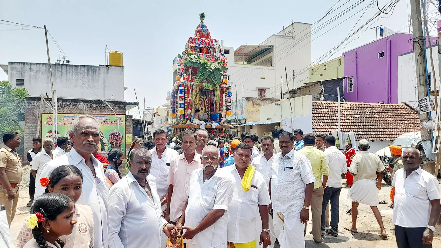 சிவசுப்பிரமணியர் சாமி கோவிலில் தேரோட்டம் சிவசுப்பிரமணியர் சாமி கோவிலில் தேரோட்டம்