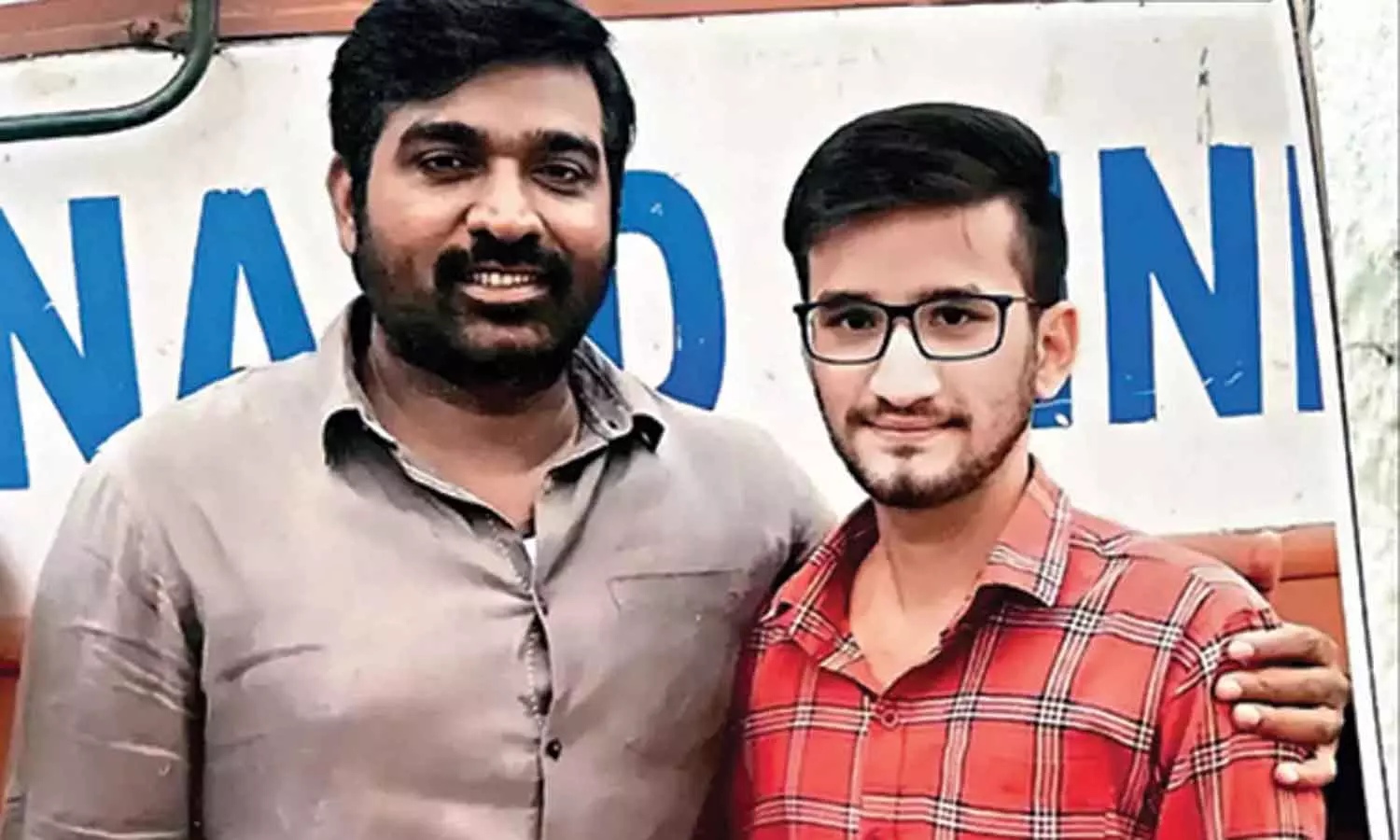 சினிமா ஆசையில் இருந்த வாலிபரின் உயிரை பறித்த குளம்- கடவுள் கூட காப்பாற்றவில்லை என்று தாய் கண்ணீர்