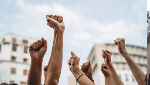 ரேஷன் கடை ஊழியர்கள் போராட்டம் 2 நாட்கள் தற்காலிகமாக நிறுத்தம்- சிறப்புத் தலைவர் கு. பாலசுப்ரமணியம் பேட்டி ரேஷன் கடை ஊழியர்கள் போராட்டம் 2 நாட்கள் தற்காலிகமாக நிறுத்தம்- சிறப்புத் தலைவர் கு. பாலசுப்ரமணியம் பேட்டி