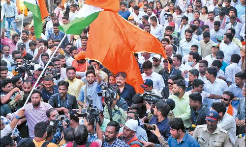 அடுத்த சட்டமன்ற தேர்தலில் தானேயில் போட்டியிடுவேன்: ஆதித்ய தாக்கரே