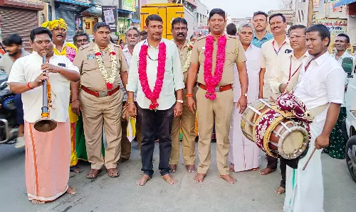 போலீசாருக்கு 100 ஆண்டுகளாக பழமை மாறாத மரியாதை