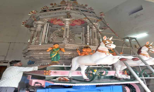 பொள்ளாச்சியில் மாரியம்மன் கோவில் 2-ம் நாள் தேரோட்டம்