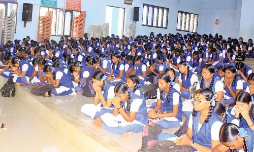 நெல்லை, தூத்துக்குடி, தென்காசி மாவட்டத்தில் 279 மையங்களில் எஸ்.எஸ்.எல்.சி. தேர்வு தொடங்கியது