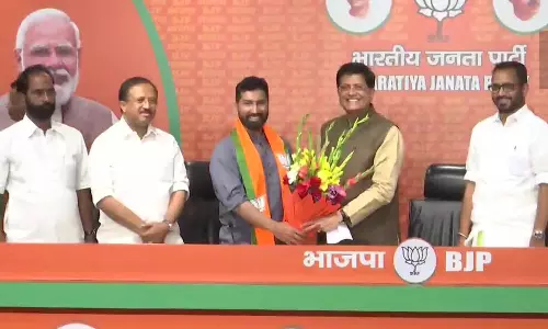 மூத்த காங்கிரஸ் தலைவர் ஏ.கே.அந்தோனி மகன் பாஜகவில் இணைந்தார்