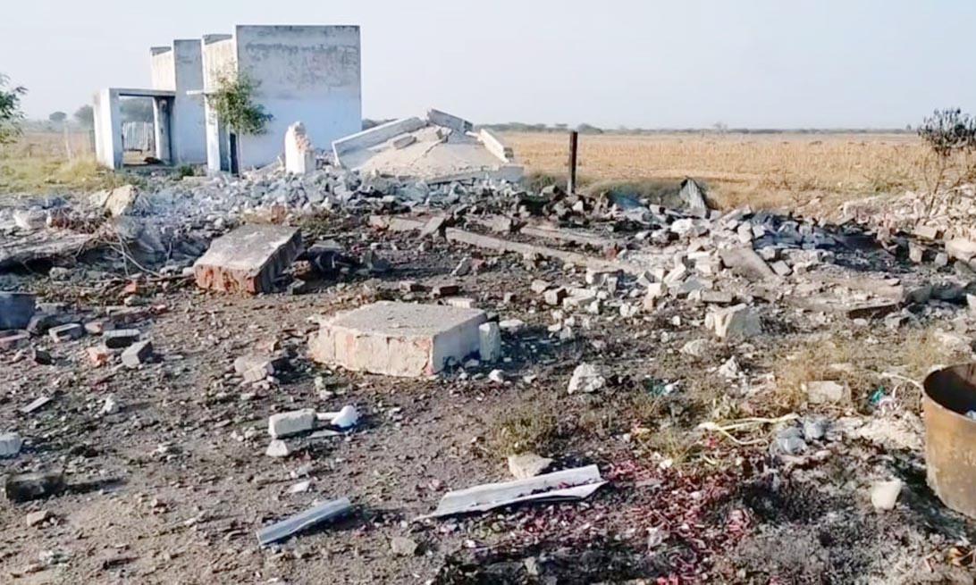 சாத்தூர் அருகே பட்டாசு ஆலையில் வெடிவிபத்து- 3 அறைகள் தரைமட்டம்