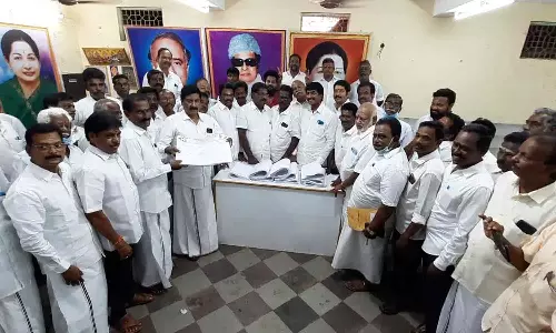 அ.தி.மு.க. புதிய உறுப்பினர் சேர்க்கை-அன்பழகன் தொடங்கி வைத்தார்