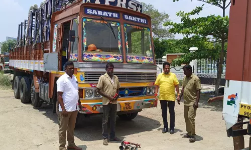 திண்டிவனம், வானூர் பகுதியில் போக்குவரத்து அலுவலர்கள் தீவிர வாகன தணிக்கை