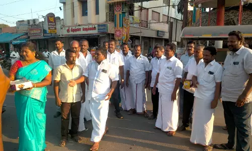 ஆலங்குடியில் கோரிக்கையை நிறைவேற்றி தந்த அமைச்சருக்கு பொதுமக்கள் பாராட்டு