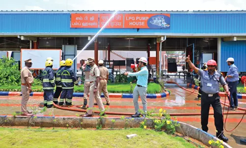 கருப்பூர் கேஸ் நிரப்பும் தொழிற்சாலையில் தீ தடுப்பு ஒத்திகை முகாம்