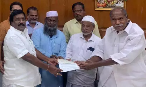 பள்ளிவாசல் புனரமைப்புக்கு ரூ.10 லட்சம் நிதி- முதல்-அமைச்சர் ரங்கசாமி வழங்கினார்