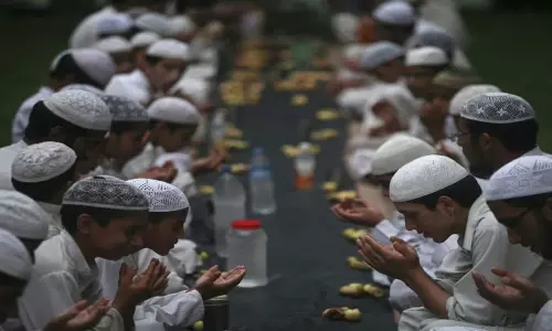 தர்மத்தில் சிறந்தது புனித ரமலானில் வழங்கப்படும் தர்மமே