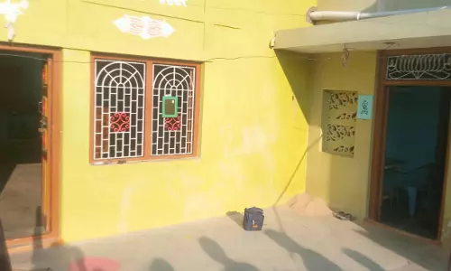 விவசாயி, தொழிலாளி வீட்டில் 14 பவுன் நகை, பணம் கொள்ளை