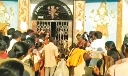 திருமங்கலம் அருகே 11 ஆண்டுகளுக்கு பின் கோவில் திறப்பு: அதிகாரிகள் முன்னிலையில் பக்தர்கள் சிறப்பு வழிபாடு