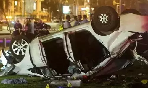 இஸ்ரேலில் சுற்றுலா பயணிகள் மீது காரை ஏற்றி தாக்குதல்- பயங்கரவாதி சுட்டுக்கொலை