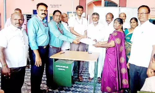 7 பள்ளிகளுக்கு ரூ.26 லட்சத்தில் உபகரணங்கள் வழங்கல்